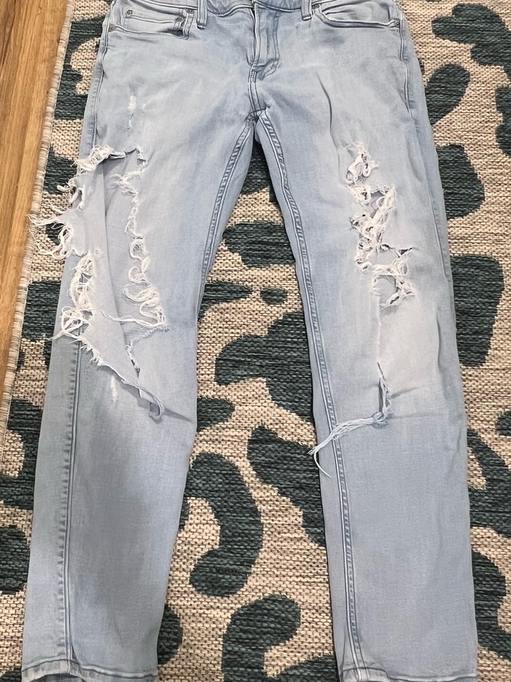Hollister Light Blue Ripped Skinny Jeans l 31x30